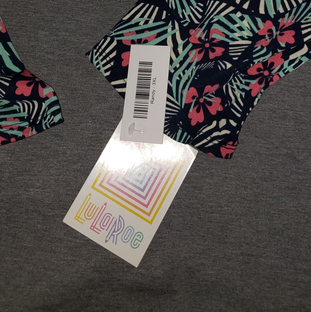 Lularoe Randy T. - Picture 2 of 2